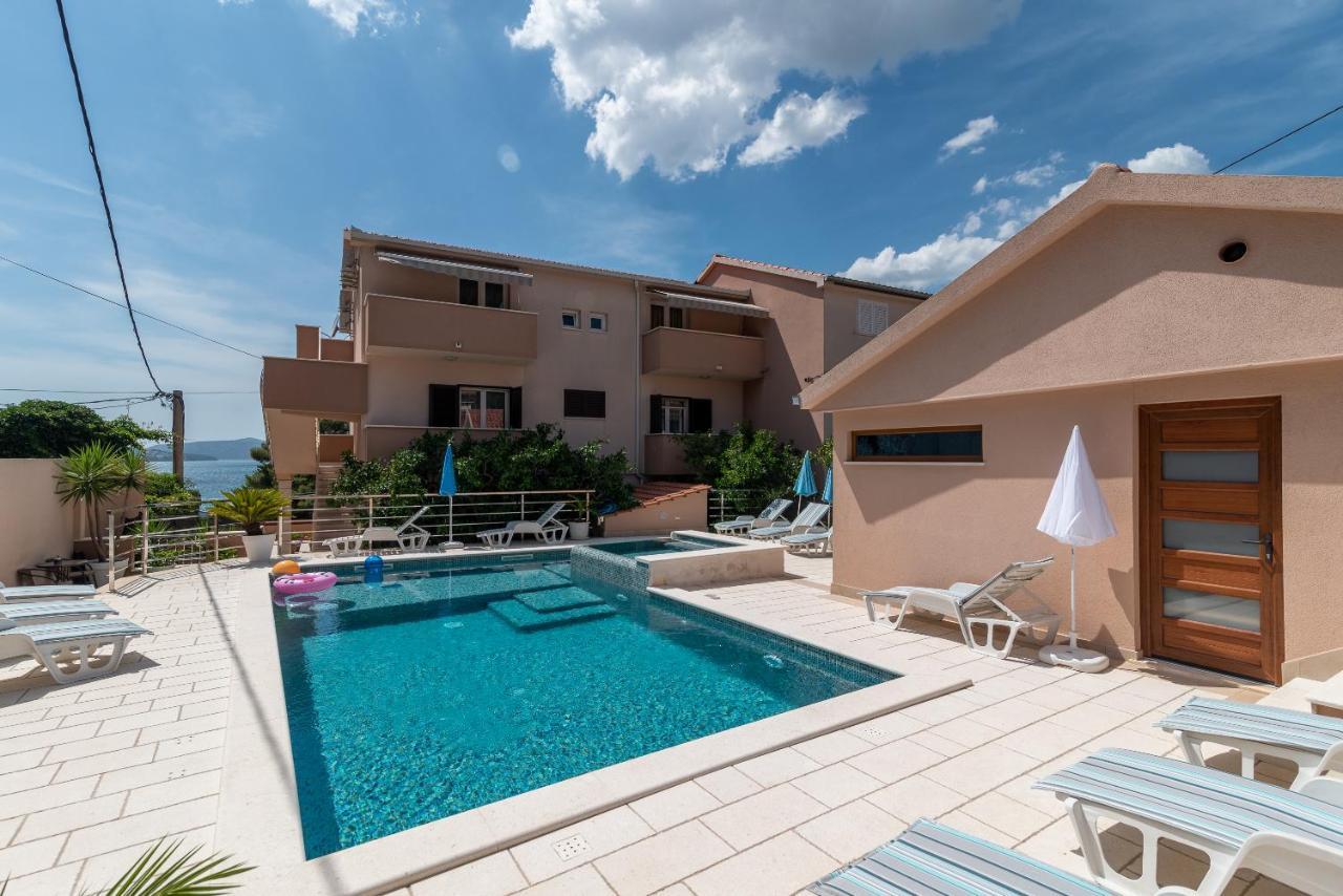 Apartments Villa Magdalena トロギール エクステリア 写真