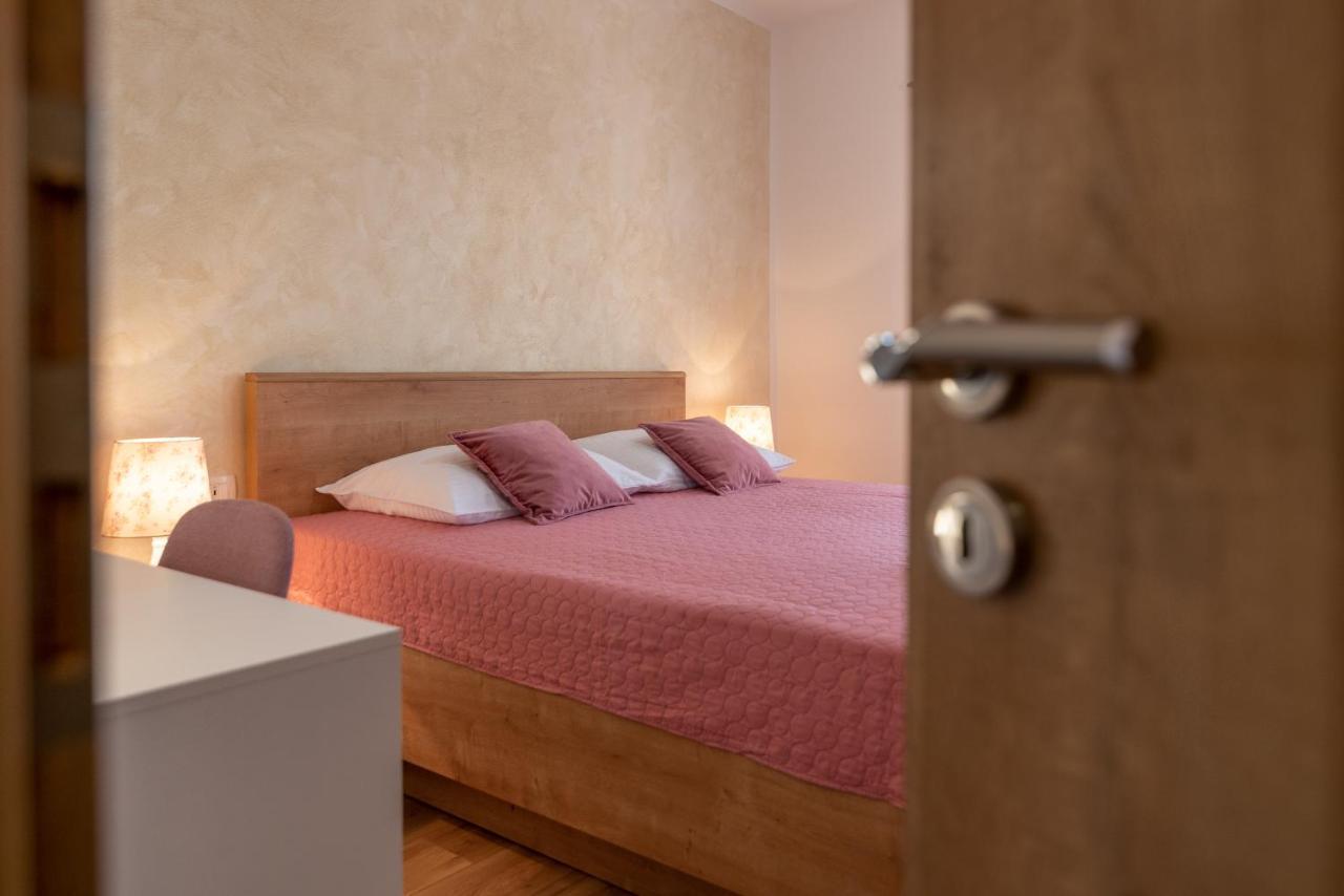 Apartments Villa Magdalena トロギール エクステリア 写真