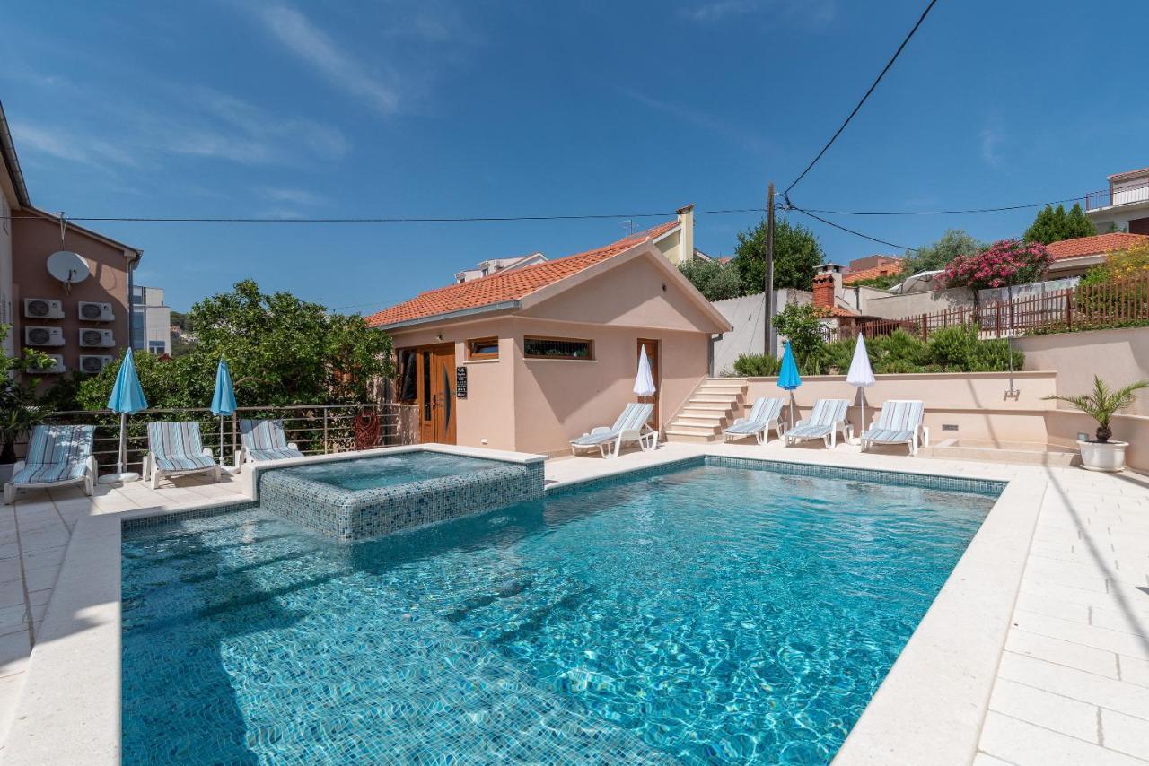 Apartments Villa Magdalena トロギール エクステリア 写真