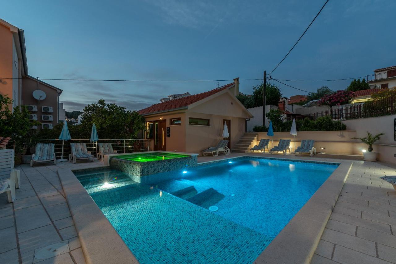 Apartments Villa Magdalena トロギール エクステリア 写真